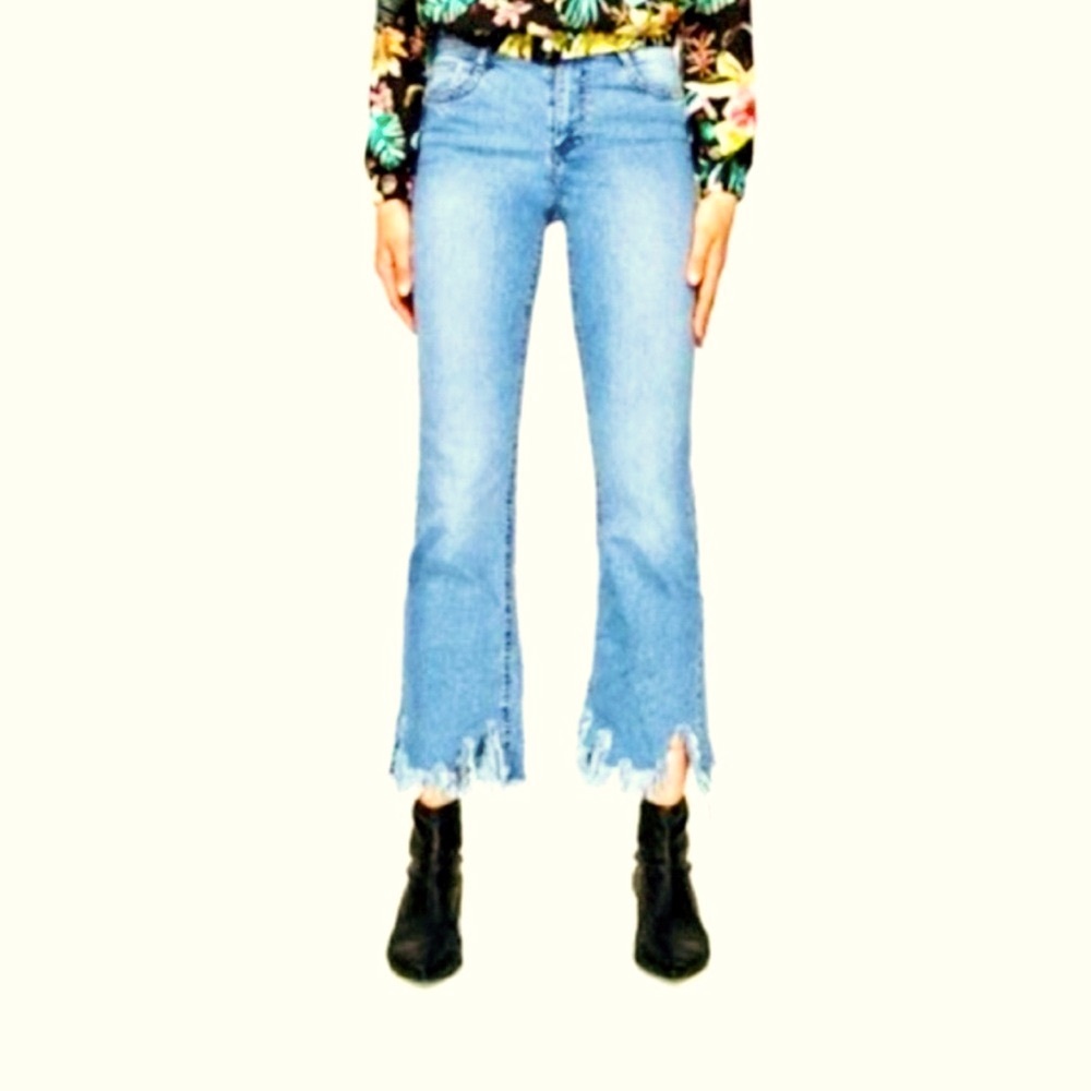 Zara Trafaluc Frayed Hem Blue Jeans